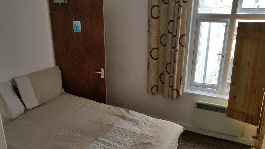 140 Midland Road Hotel Luton  Ngoại thất bức ảnh