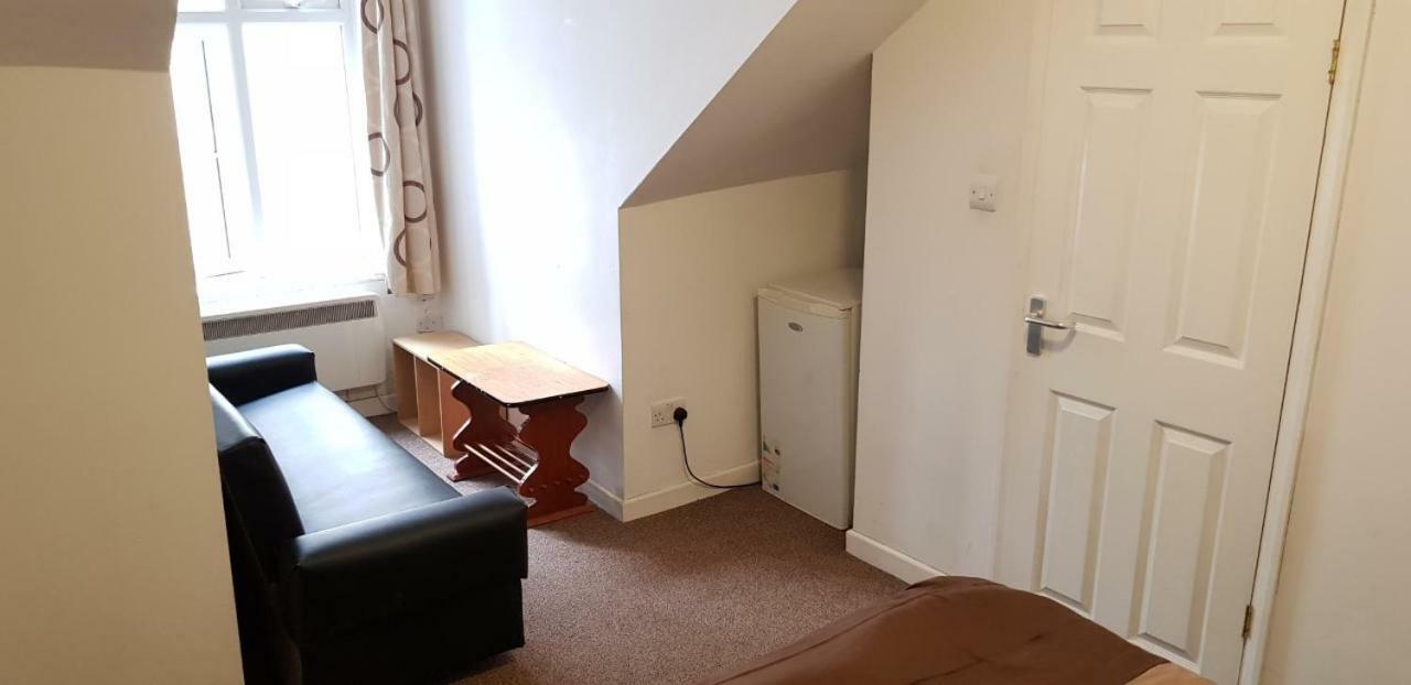 140 Midland Road Hotel Luton  Ngoại thất bức ảnh